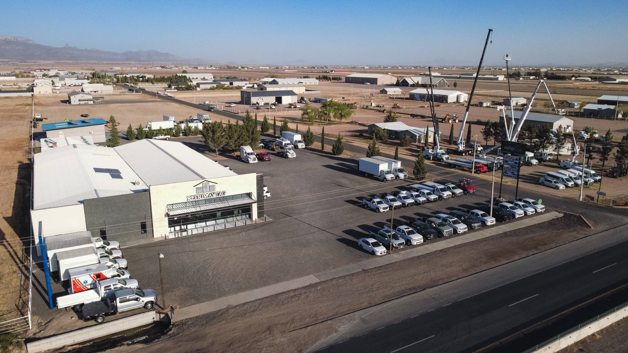 Patio e instalaciones de AutoCor Importados